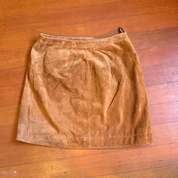 Blank NYC Women's Suede Mini Skirt in Camel Size 29 NWT - Picture 3 of 5